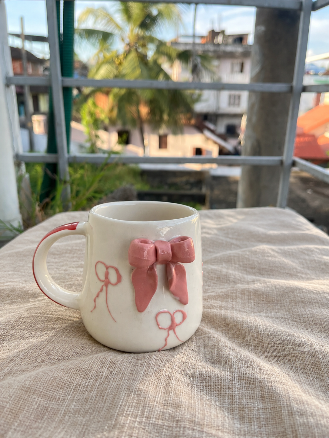 BOW CUP