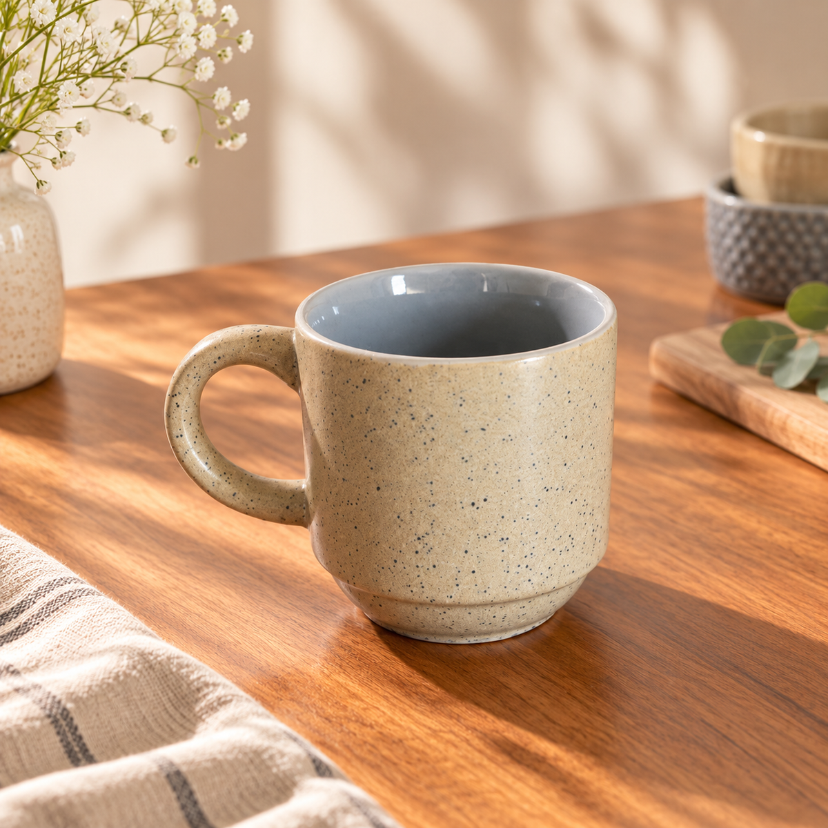 grey emboss tea cup